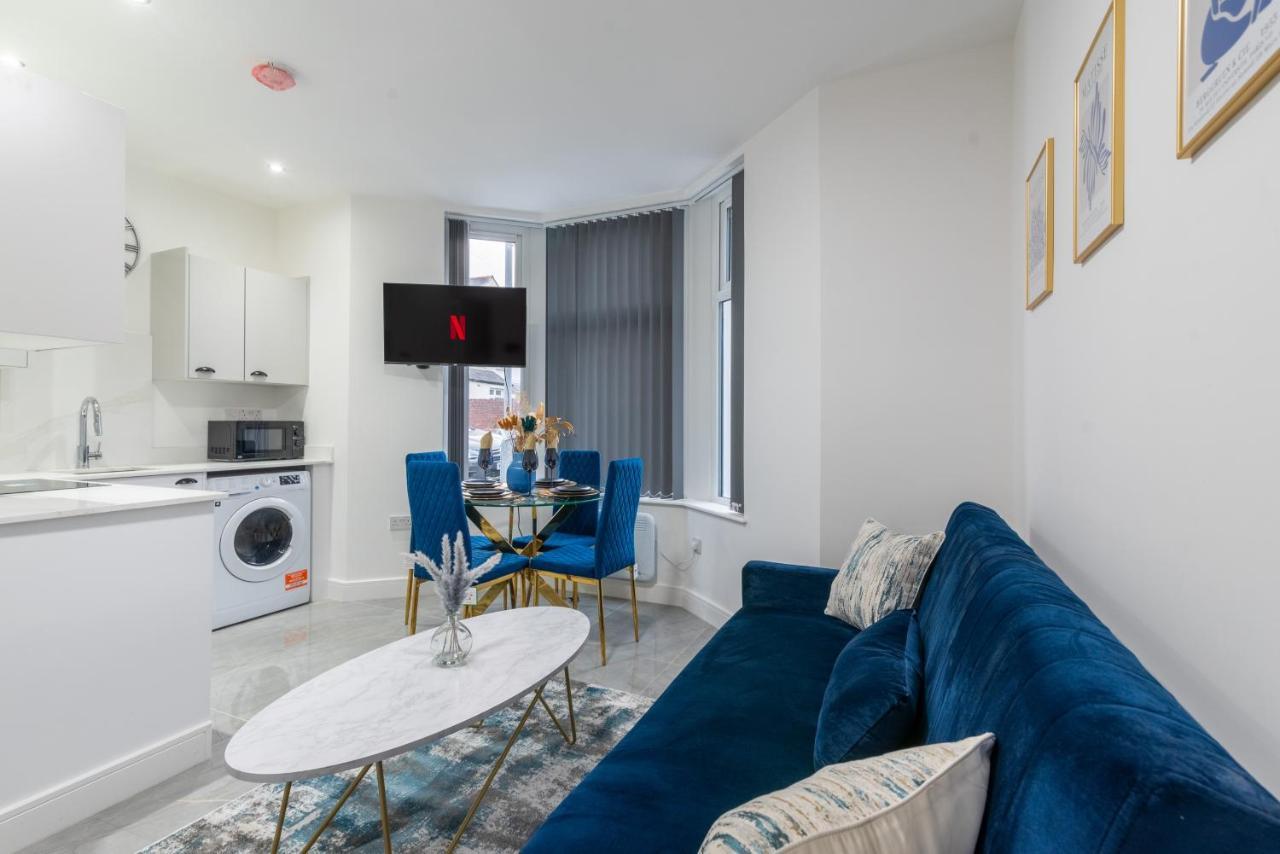 Cardiff Luxe Living Apartments ภายนอก รูปภาพ
